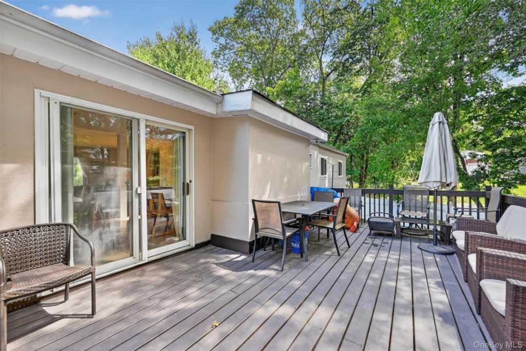 731 Manette Lane, Valley Cottage, NY 10989 - Photo 42 of 50
