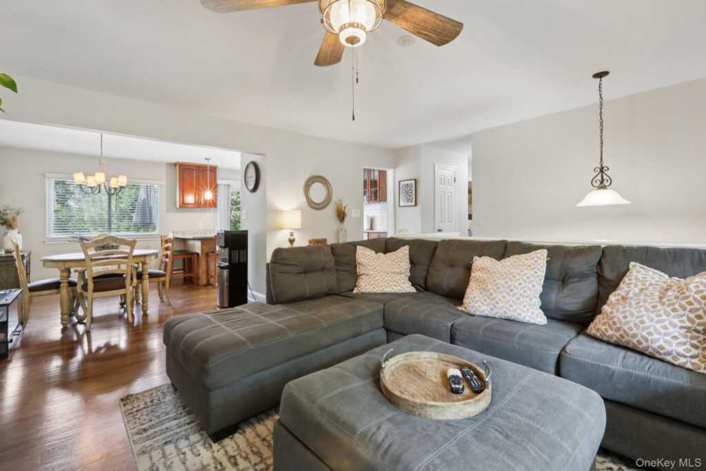 961 Tilton Road, Valley Cottage, NY 10989 - Photo 13 of 41