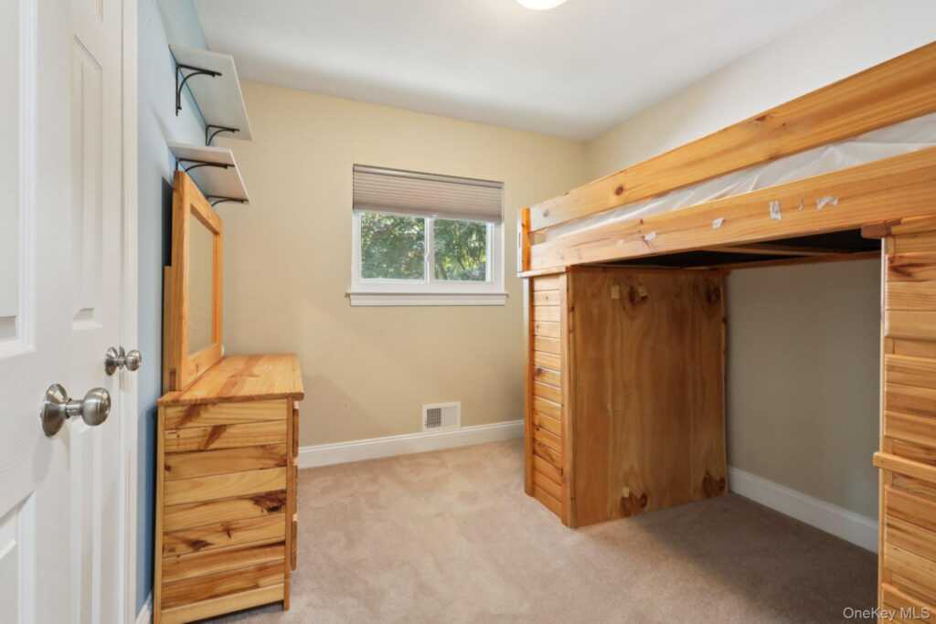 961 Tilton Road, Valley Cottage, NY 10989 - Photo 20 of 41