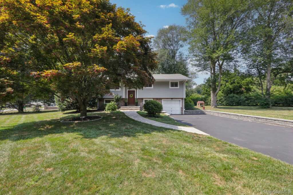 961 Tilton Road, Valley Cottage, NY 10989 - Photo 3 of 41