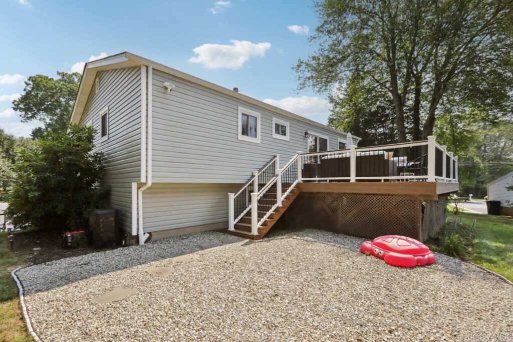 961 Tilton Road, Valley Cottage, NY 10989 - Photo 39 of 41
