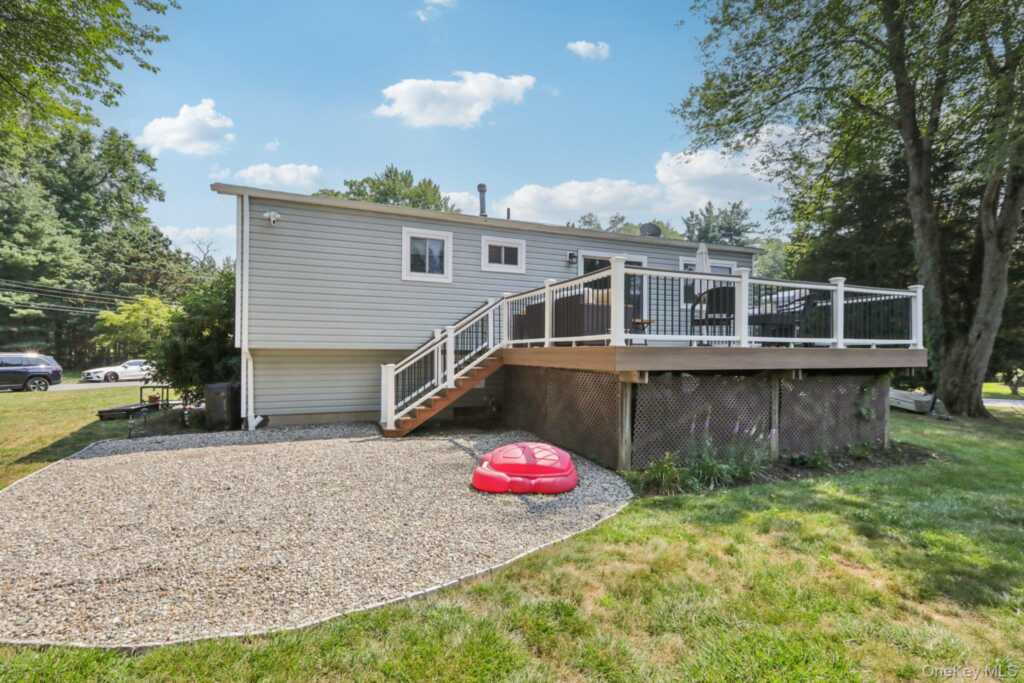 961 Tilton Road, Valley Cottage, NY 10989 - Photo 40 of 41