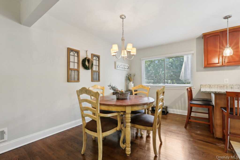 961 Tilton Road, Valley Cottage, NY 10989 - Photo 9 of 41