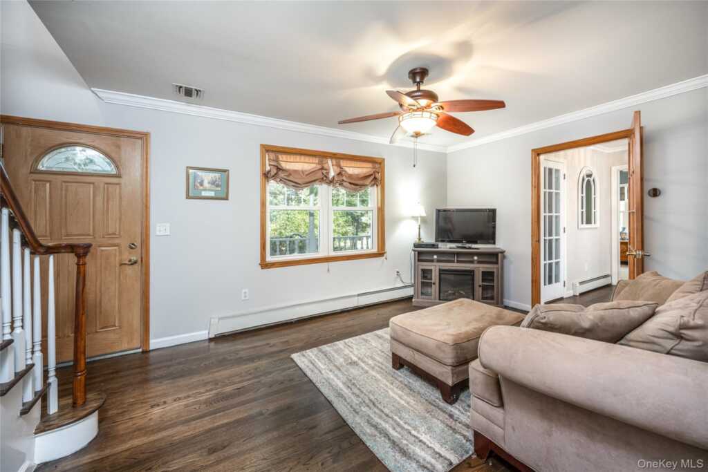 26 George Avenue, Pearl River, NY 10965 - Photo 4 of 40