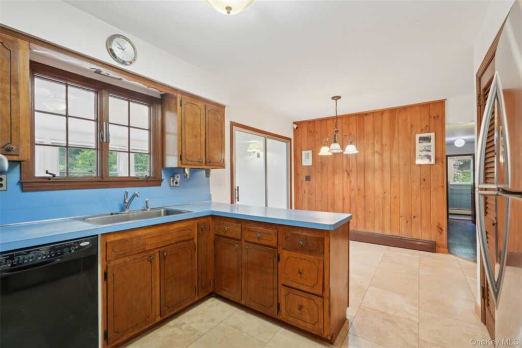 415 Phillips Hill Road, New City, NY 10956 - Photo 16 of 50