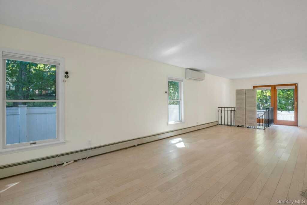 75 Woodcrest Avenue, White Plains, NY 10604 - Photo 5 of 33