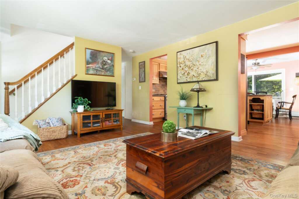5 Bellows Lane, New City, NY 10956 - Photo 4 of 22