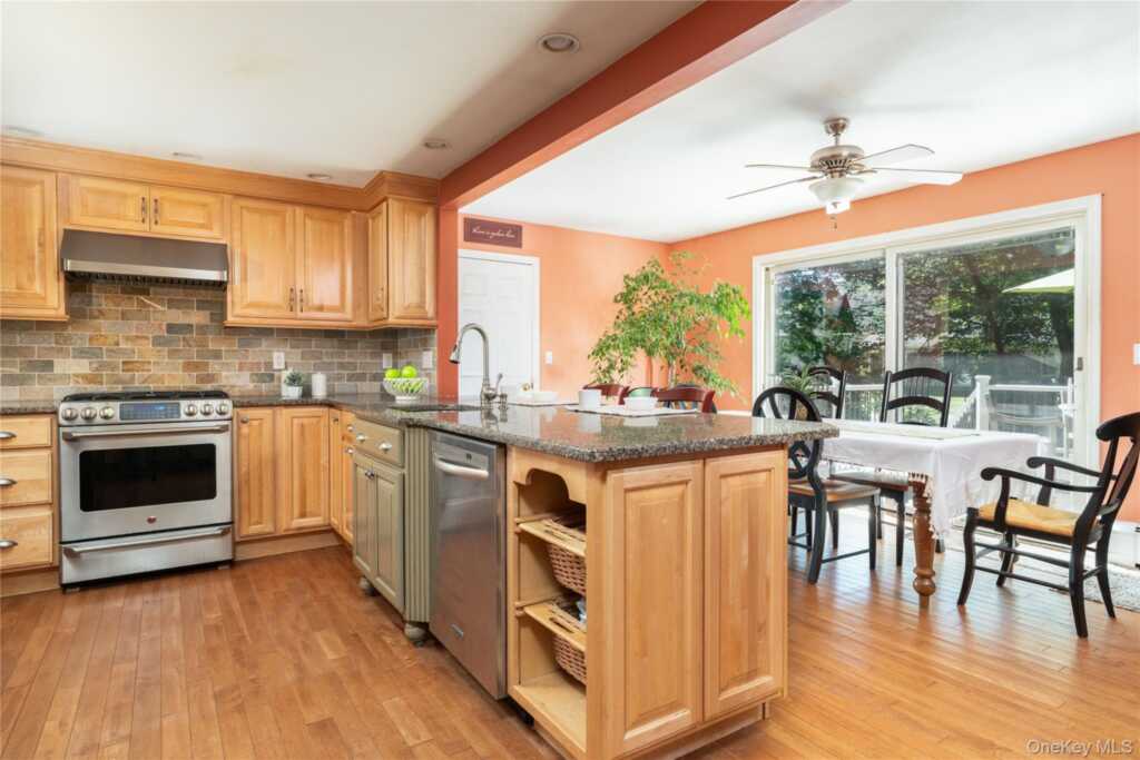 5 Bellows Lane, New City, NY 10956 - Photo 5 of 22