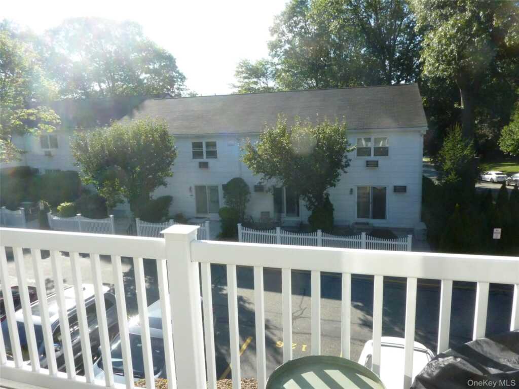 133 Doxbury Lane, Suffern, NY 10901 - Photo 13 of 25