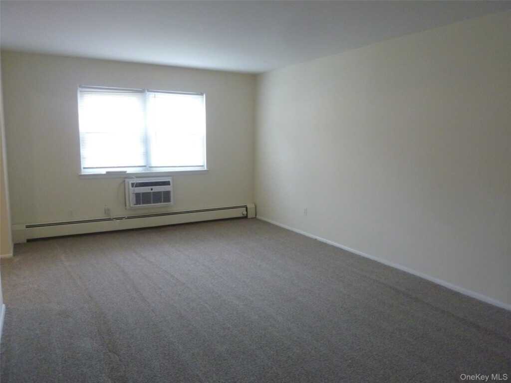 133 Doxbury Lane, Suffern, NY 10901 - Photo 26 of 36