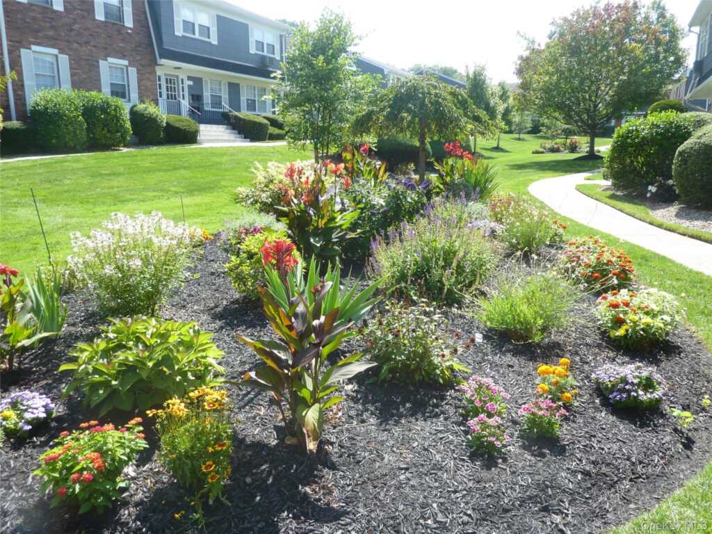 133 Doxbury Lane, Suffern, NY 10901 - Photo 3 of 25