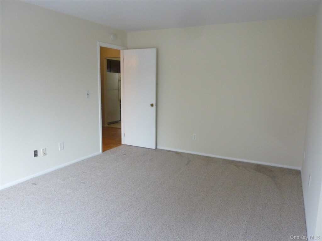 133 Doxbury Lane, Suffern, NY 10901 - Photo 30 of 36