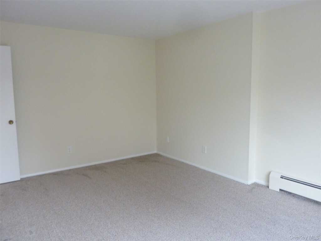 133 Doxbury Lane, Suffern, NY 10901 - Photo 31 of 36