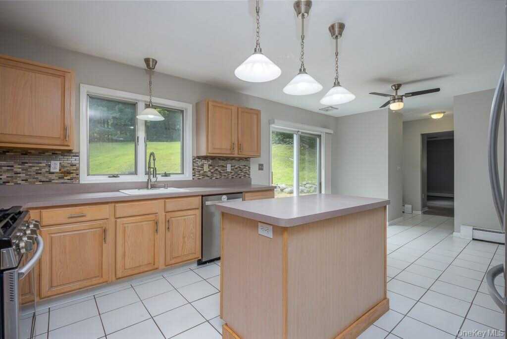 5 Sherwood Farms Court, Stony Point, NY 10980 - Photo 10 of 34