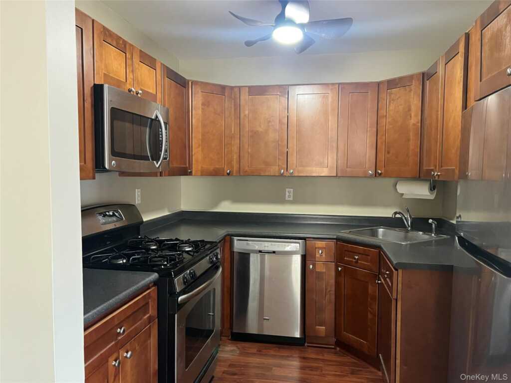18 Summit Street, Nyack, NY 10960 - Photo 4 of 15
