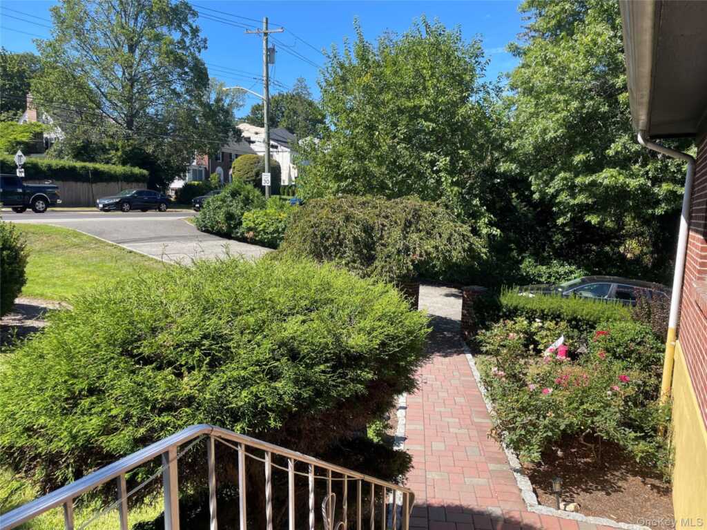 169 Old Mamaroneck Road, Unit ##2, White Plains, NY 10605 - Photo 3 of 24