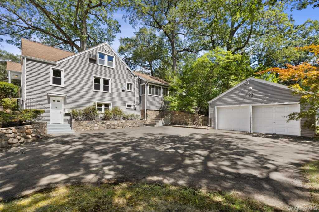 23 Prospect Place, Suffern, NY 10901 - Photo 3 of 36