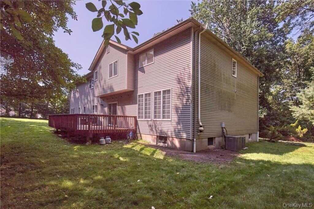 113 Carlton Road, Suffern, NY 10901 - Photo 24 of 26