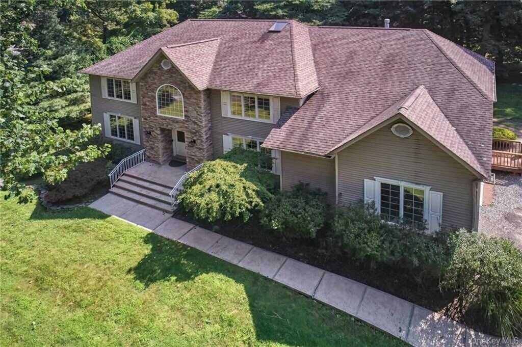113 Carlton Road, Suffern, NY 10901 - Photo 4 of 26