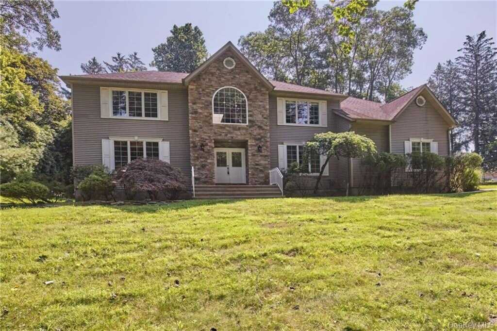 113 Carlton Road, Suffern, NY 10901 - Photo 5 of 26