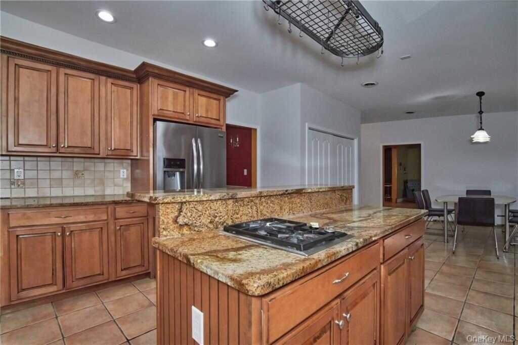 113 Carlton Road, Suffern, NY 10901 - Photo 9 of 26