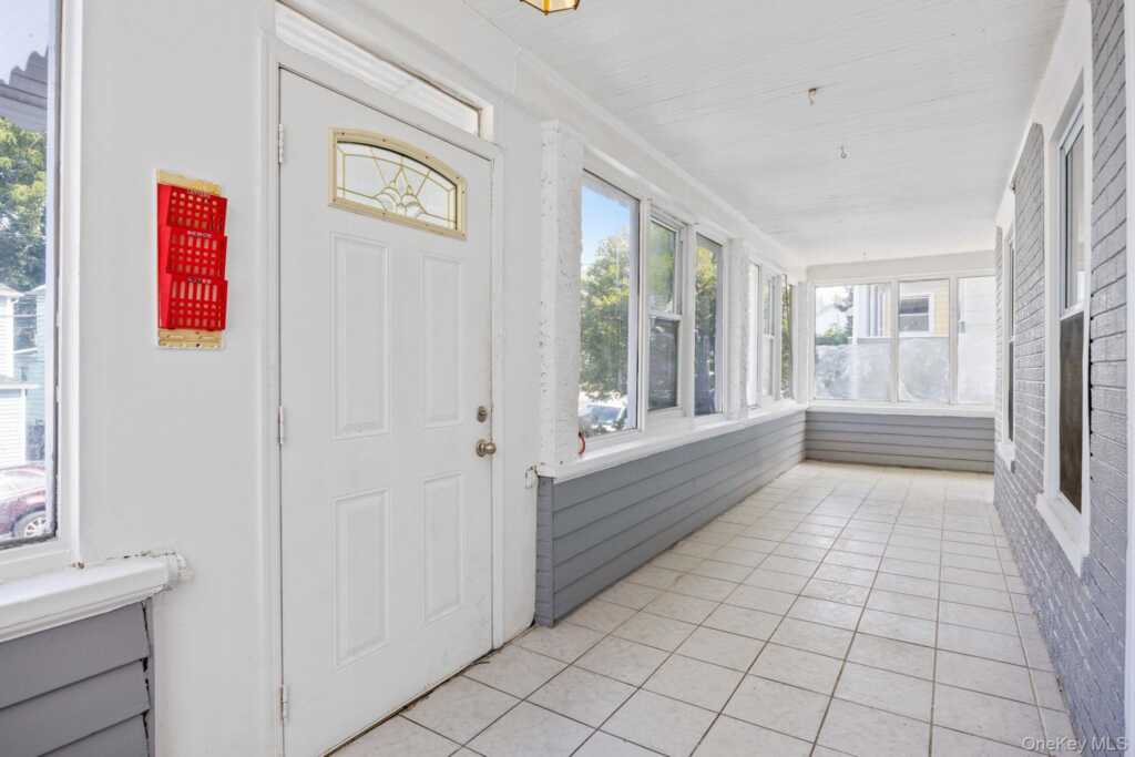 56 Woodbury Street, New Rochelle, NY 10805 - Photo 3 of 37