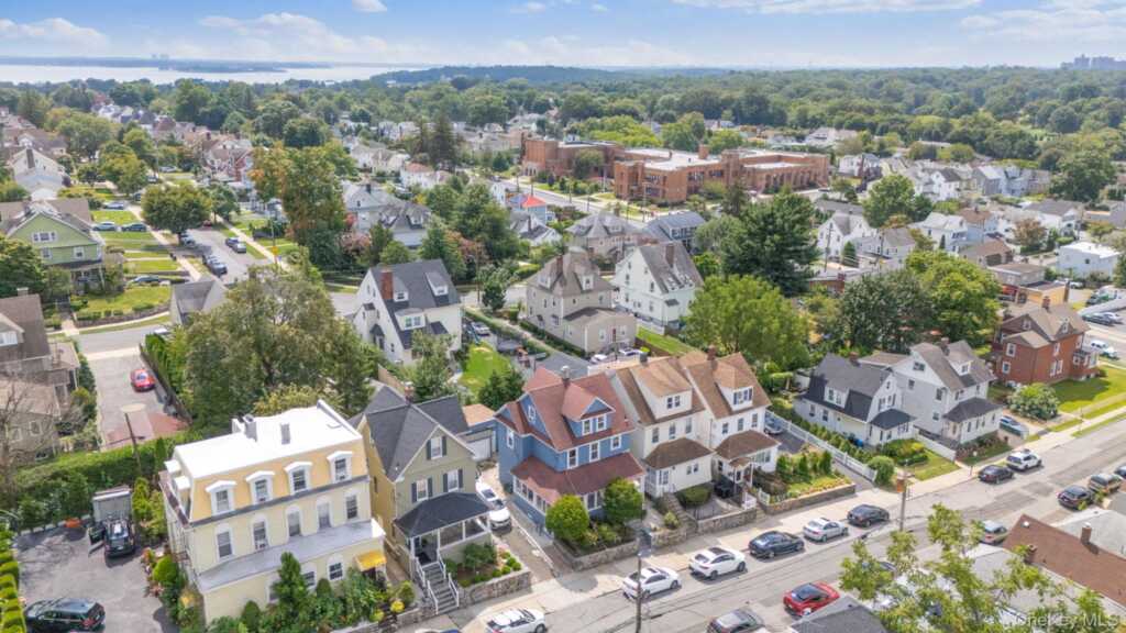 56 Woodbury Street, New Rochelle, NY 10805 - Photo 31 of 37