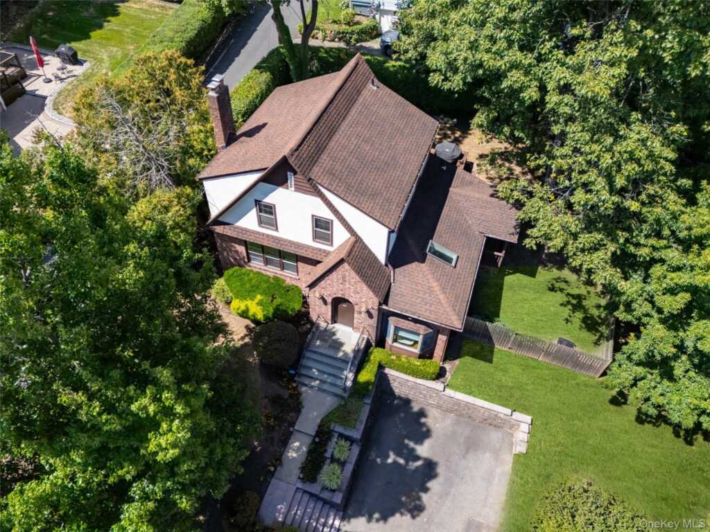 320 Broadway, Nyack, NY 10960 - Photo 2 of 50