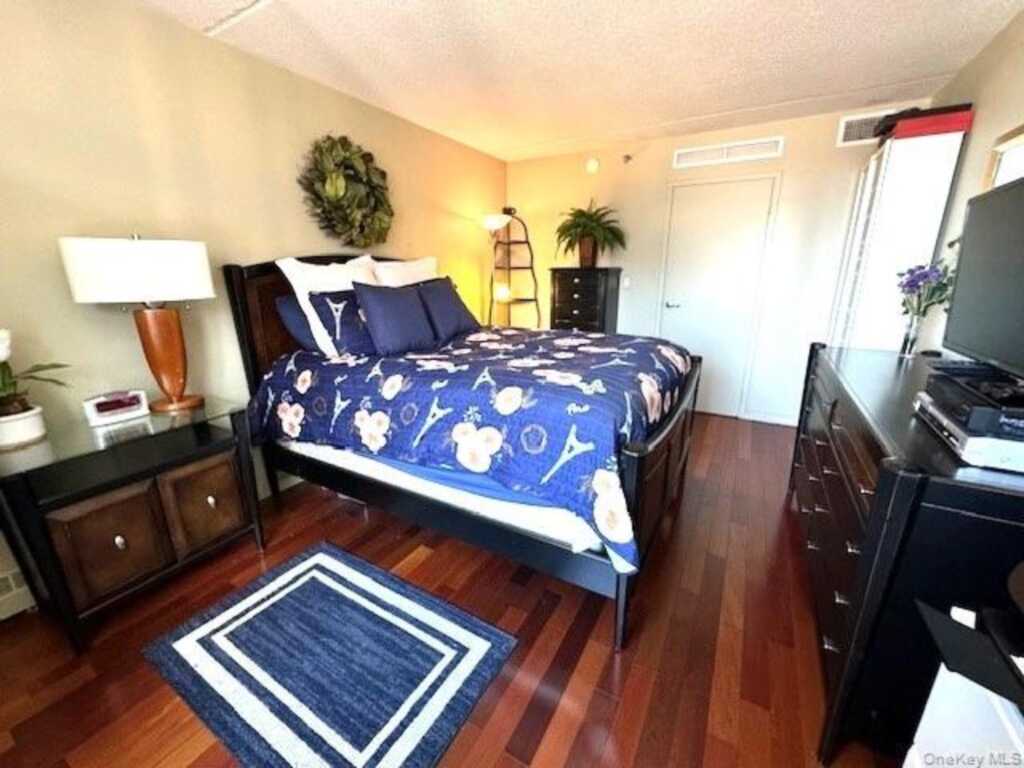 4 Martine Avenue, Unit #1402, White Plains, NY 10606 - Photo 14 of 27
