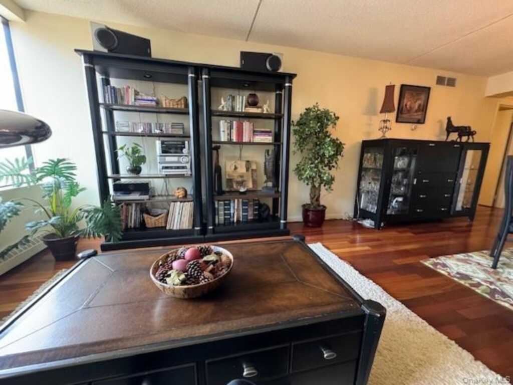 4 Martine Avenue, Unit #1402, White Plains, NY 10606 - Photo 8 of 27