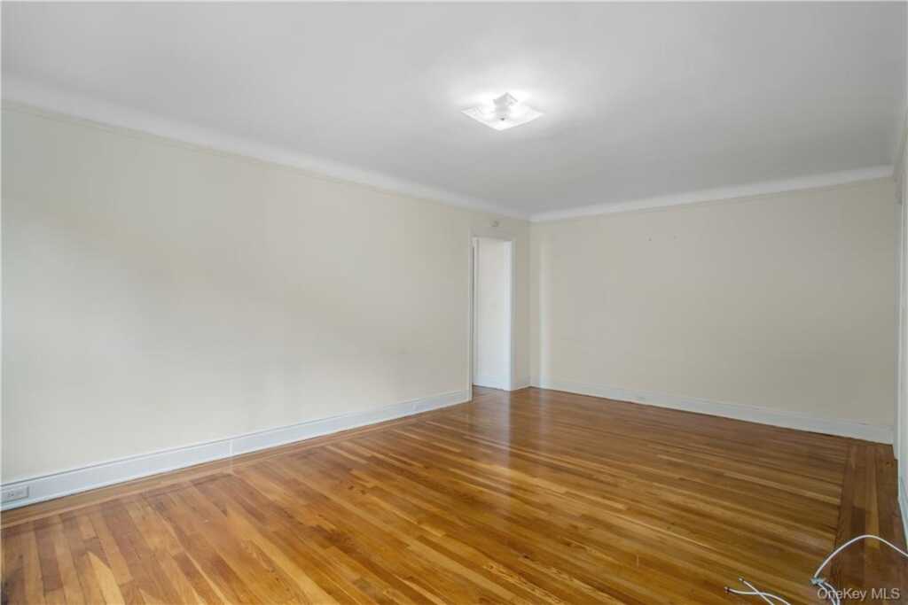 234 Martine Avenue, Unit #5K, White Plains, NY 10601 - Photo 4 of 14