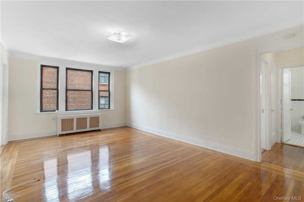 234 Martine Avenue, Unit #5K, White Plains, NY 10601 - Photo 5 of 14