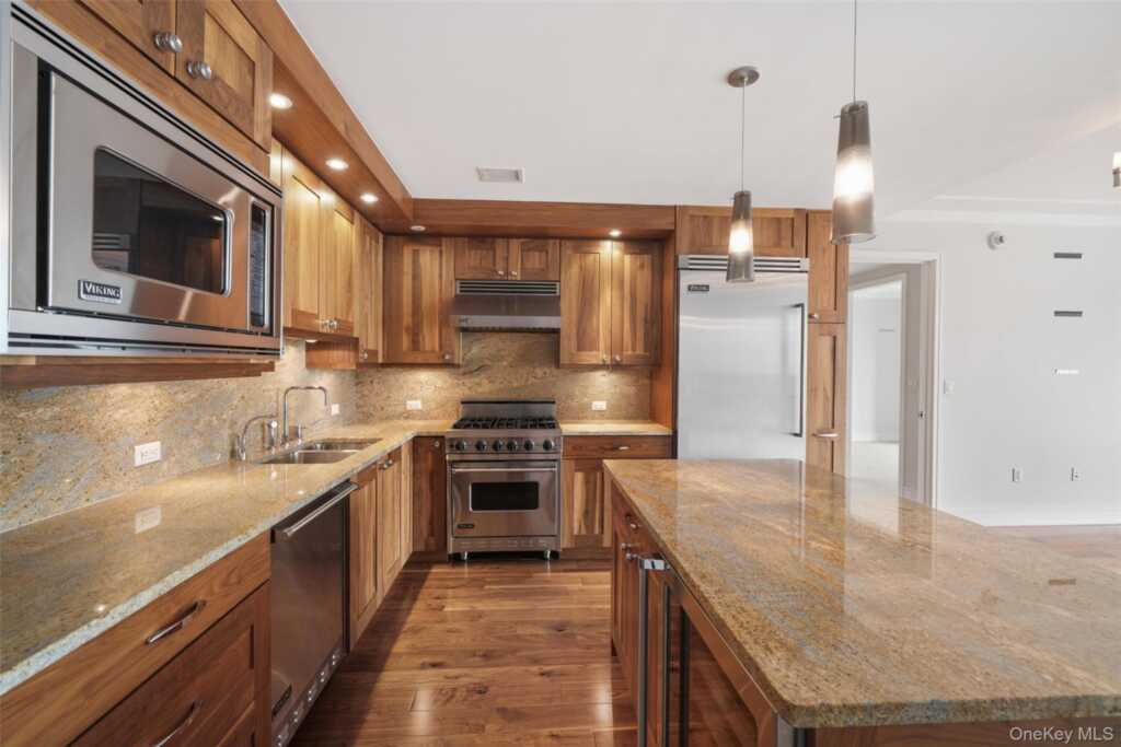 5 Renaissance Square, Unit #25F, White Plains, NY 10601 - Photo 13 of 29