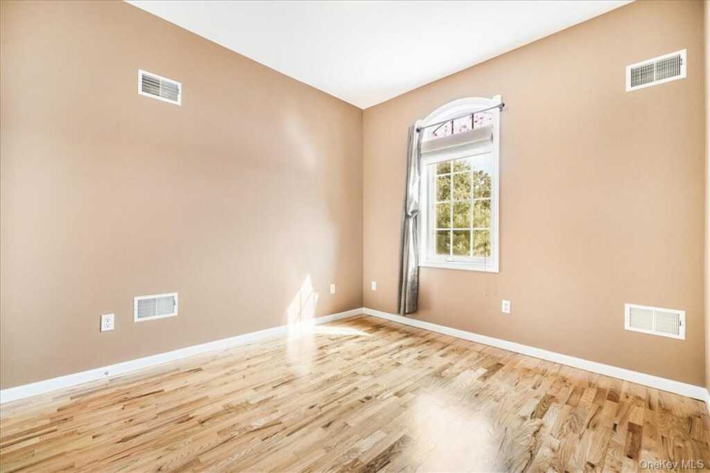 58 Alexander Court, Nanuet, NY 10954 - Photo 14 of 36