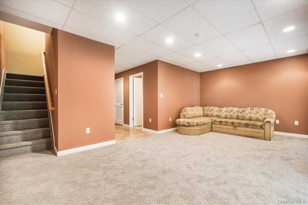 58 Alexander Court, Nanuet, NY 10954 - Photo 26 of 36
