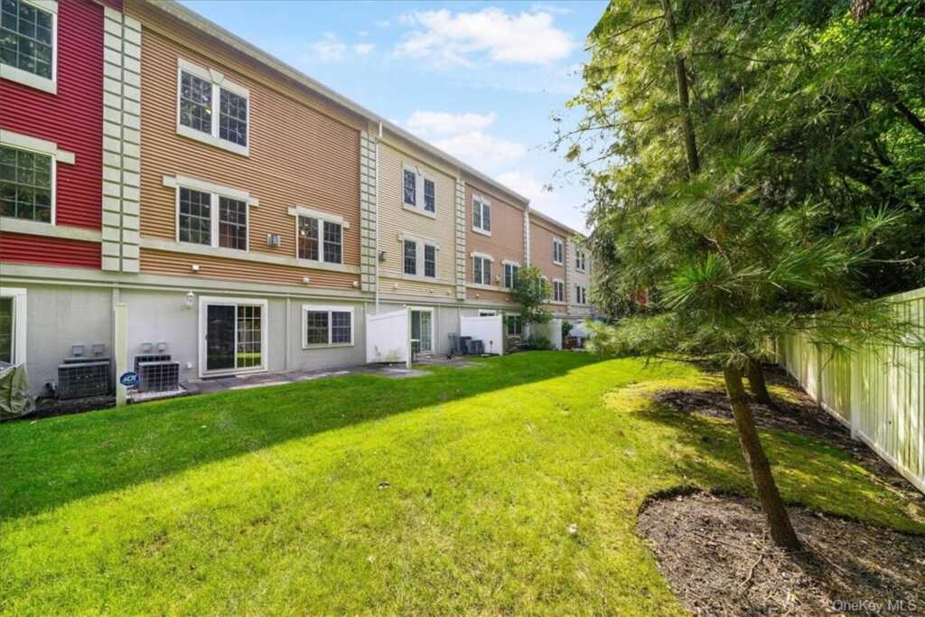 58 Alexander Court, Nanuet, NY 10954 - Photo 31 of 36