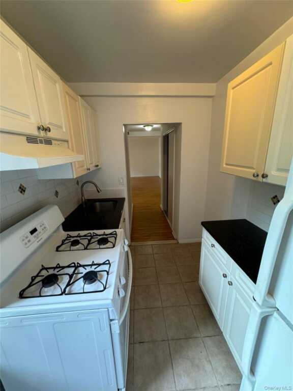 59 Old Mamaroneck Road, Unit #3E, White Plains, NY 10605 - Photo 6 of 9
