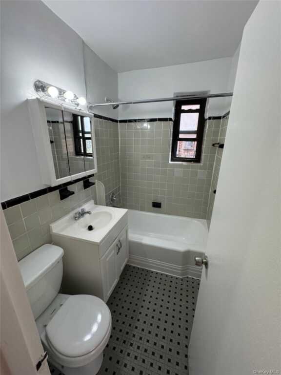 59 Old Mamaroneck Road, Unit #3E, White Plains, NY 10605 - Photo 9 of 9