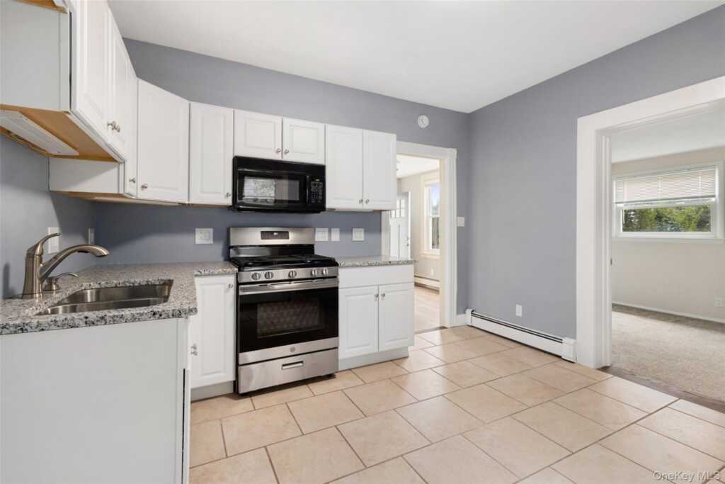 558 Locust Avenue, Rye, NY 10573 - Photo 10 of 39