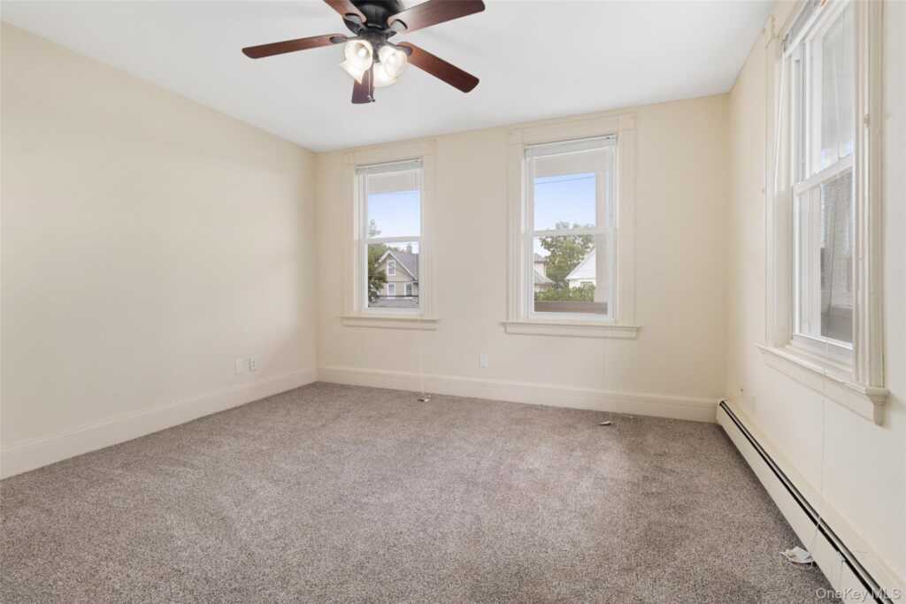 558 Locust Avenue, Rye, NY 10573 - Photo 12 of 39
