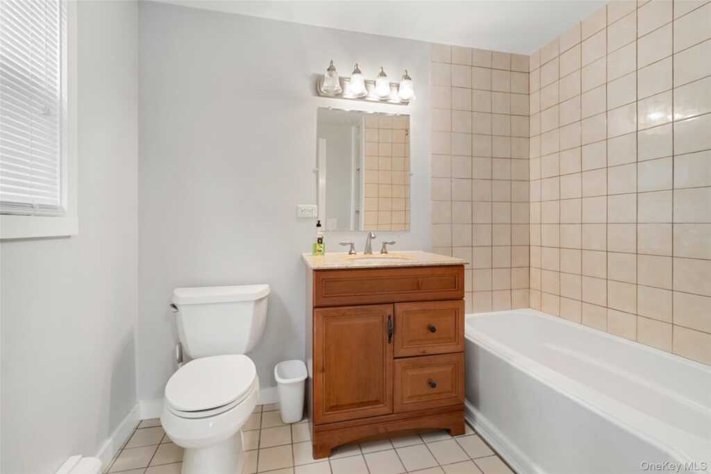 558 Locust Avenue, Rye, NY 10573 - Photo 14 of 39
