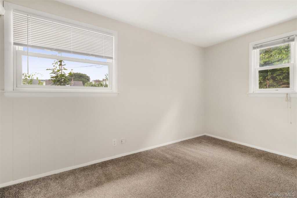 558 Locust Avenue, Rye, NY 10573 - Photo 16 of 39