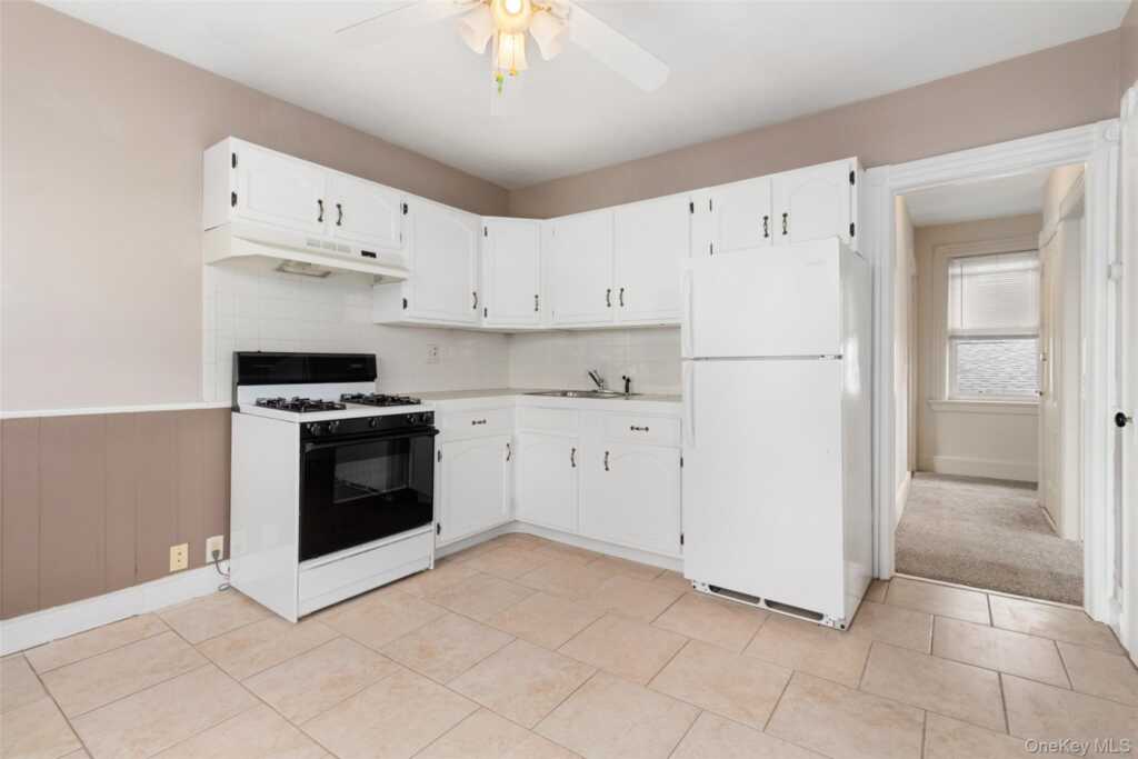 558 Locust Avenue, Rye, NY 10573 - Photo 19 of 39
