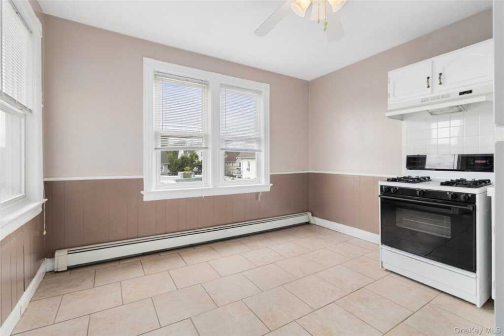 558 Locust Avenue, Rye, NY 10573 - Photo 21 of 39