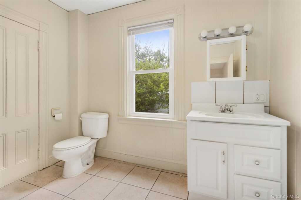 558 Locust Avenue, Rye, NY 10573 - Photo 26 of 39