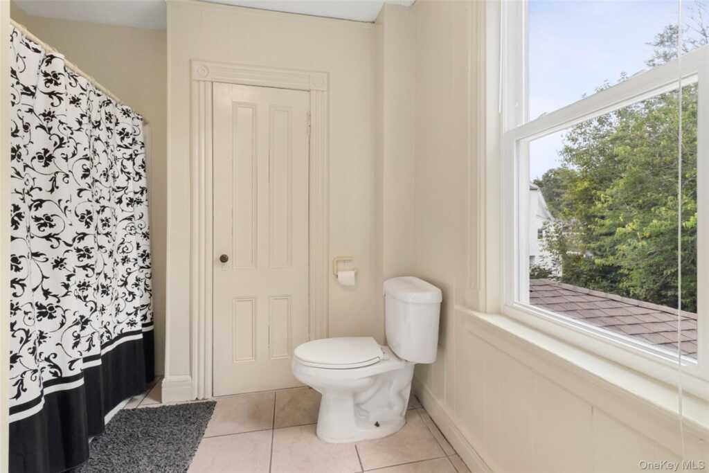 558 Locust Avenue, Rye, NY 10573 - Photo 27 of 39