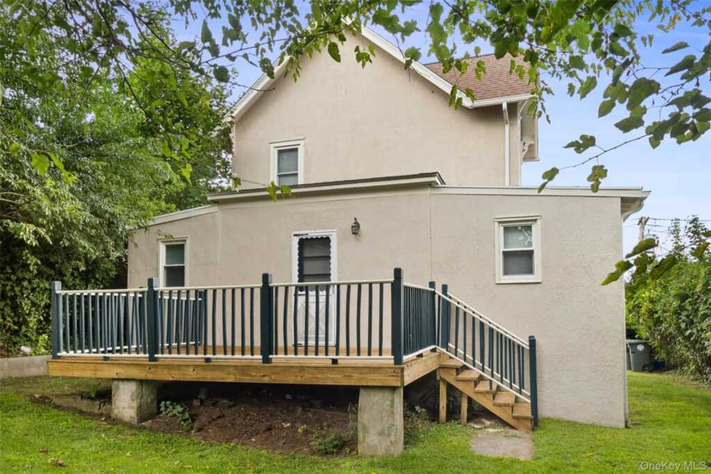 558 Locust Avenue, Rye, NY 10573 - Photo 29 of 39