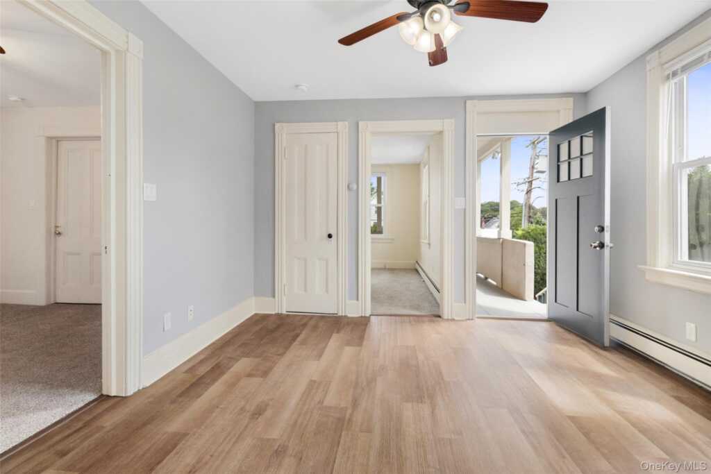 558 Locust Avenue, Rye, NY 10573 - Photo 7 of 39