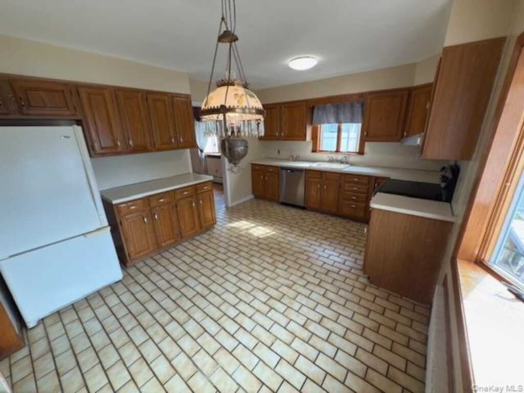 812 Halstead Avenue, Rye, NY 10543 - Photo 15 of 34