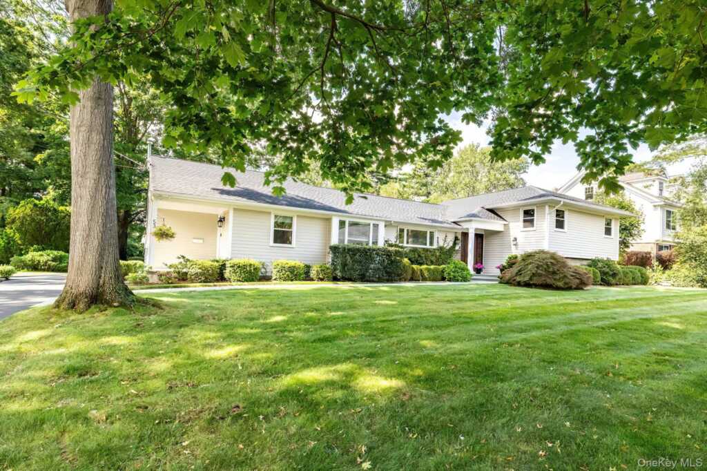 53 Country Ridge Drive, Rye, NY 10573 - Photo 2 of 50
